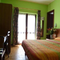 Schlafzimmer für Handicapgruppen im italienischen Hotel Capannina.
