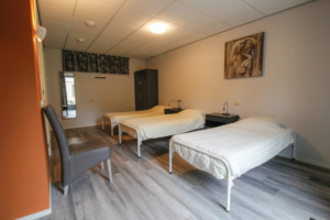 Ein Mehrbettzimmer im barrierefreien niederländischen Gruppenhaus Eikenhorst.