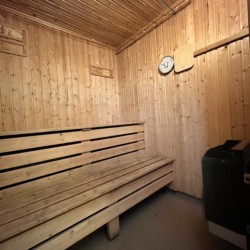 Schwedisches Sauna-Erlebnis im Ferienhaus Skoglundsgarden für Jugendgruppen.