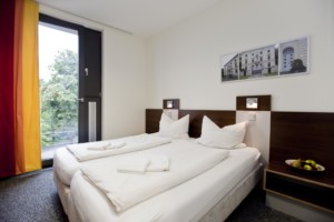 Doppelzimmer im barrierefreien Gruppenhaus Jugendherberge Düsseldorf am Rhein für Menschen mit Behinderung