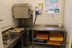 Die Küche für Selbstversorger im Gruppenhaus Ängögården in Schweden
