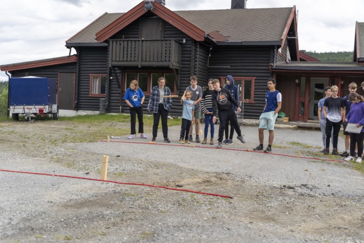 Haus Hallingdal mit großem Außengelände für aktive Jugendgruppen.