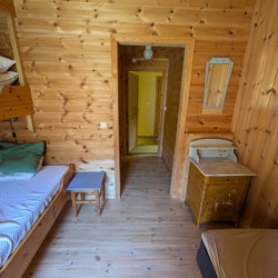 Norwegisches 50er Gruppenhaus in der Nähe von See und Wald mit WC am Zimmer